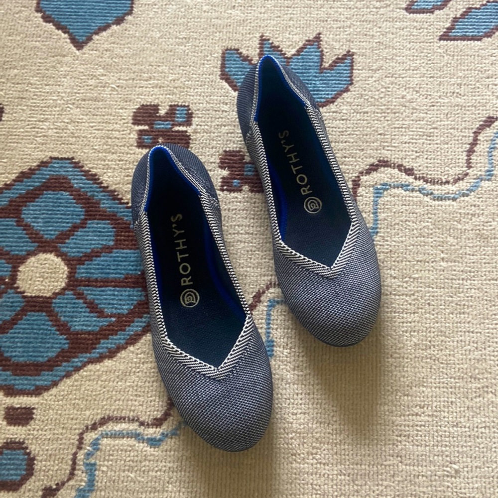 Navy and White Rothy’s